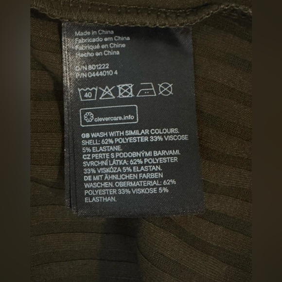 H&M Olive Green Ribbed Long Sleeve Top - Size Medium - Picture 4 of 4